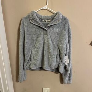 NWT wallflower pullover grey top